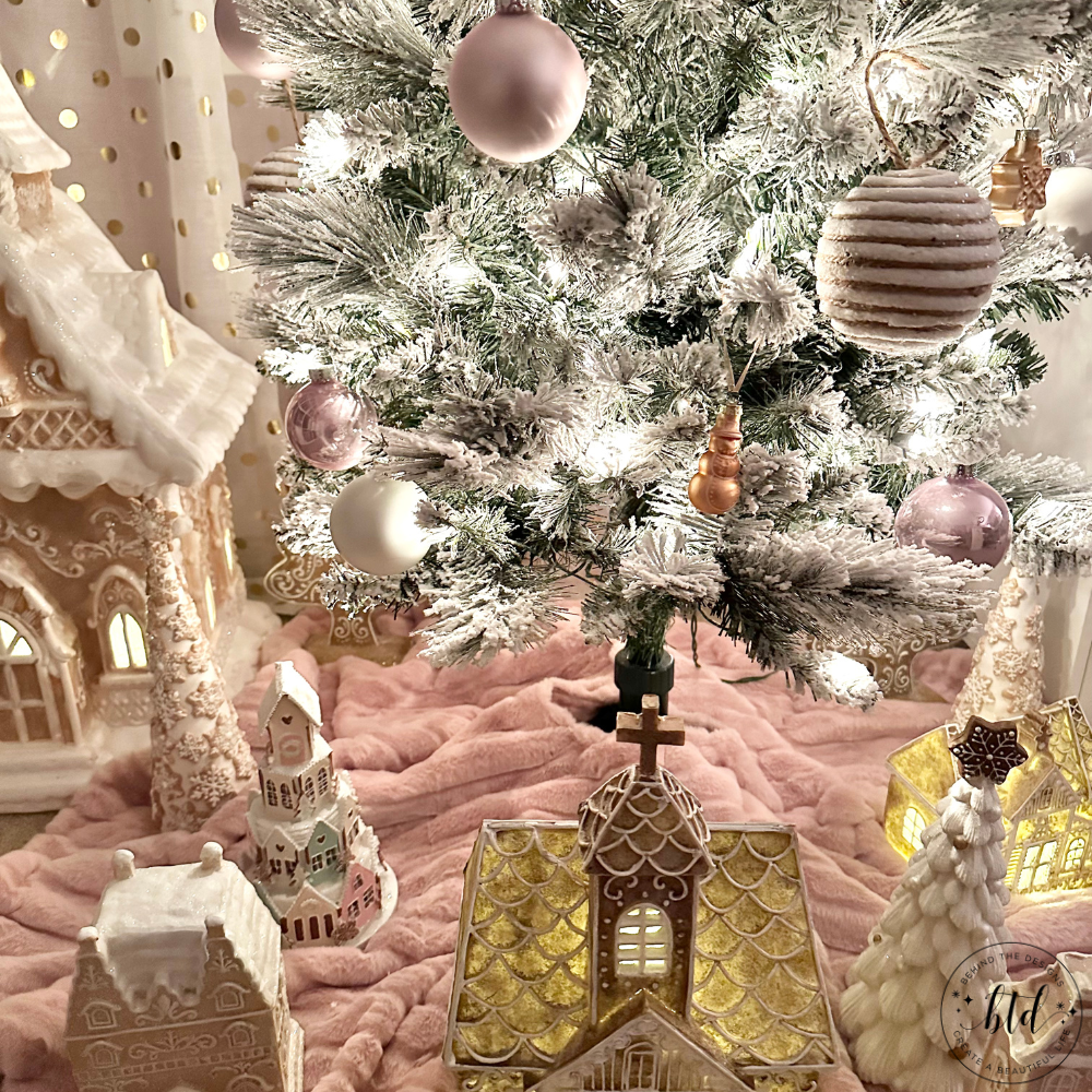 Charming Gingerbread Christmas Tree Theme