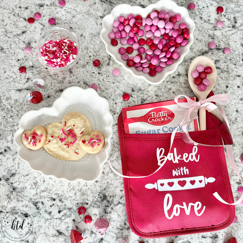 DIY Valentine Baked With Love Oven Mitt Using Cricut